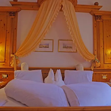 Отель Bergland 4*
